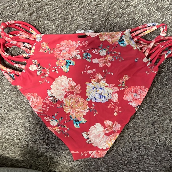 Size medium ONeill Boulders Bottom in Stella. Never worn, bought 6/15/22 - Picture 2 of 3